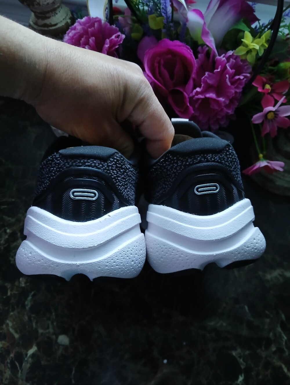 Brooks Ghost Max 2 Super Comfort/Athletic Medical Field Shoes Size 7 for Women - Picture 9 of 14